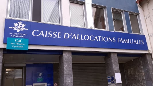 Les allocations familiales sont-elles menaces d'un gel en 2025 ?