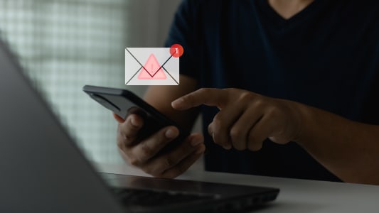 Un mail frauduleux.