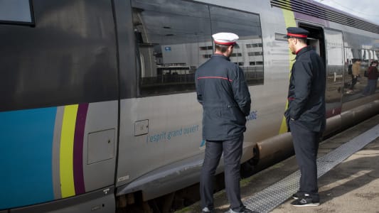 Combien sont pays les contrleurs de train SNCF ?