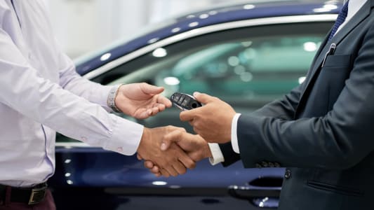 Des clefs de voiture.